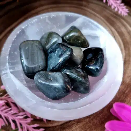 Chrysoberyl Cats Eye Crystal Tumblestone